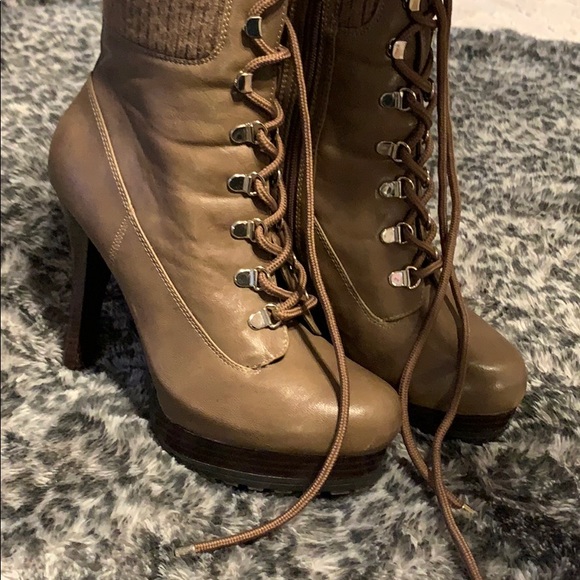 Jennifer Lopez heel boots - Picture 1 of 4